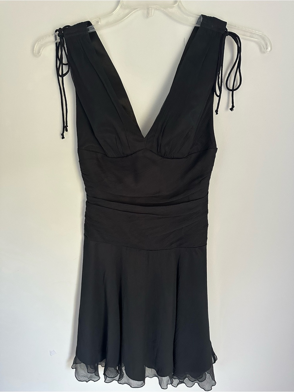 Women's Black V-Neck Tie-Shoulder Dress